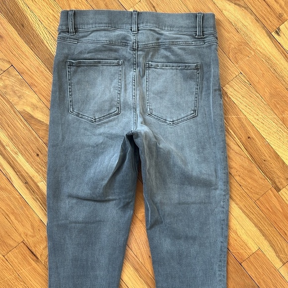 Spanx Vintage Grey Pull On Distressed Ankle Skinny Jeans Women's Size M - Picture 11 of 15